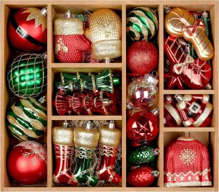 85ct Christmas Balls Ornaments Set, Colorful Shatterproof Plastic Christmas Tree Ornaments, Xmas Decorative Baubles For Christmas Tree Decoration (Option: RedGreenGold)